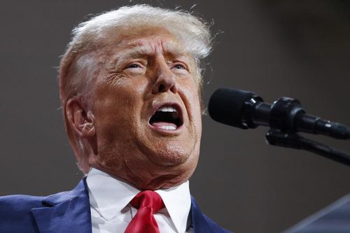 Cựu Tổng thống Mỹ Donald Trump: 'Xe điện sẽ giết chết việc làm'