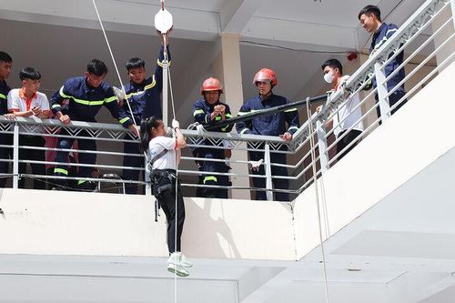 Cuối tuần, trải nghiệm thoát hiểm trong sự cố
