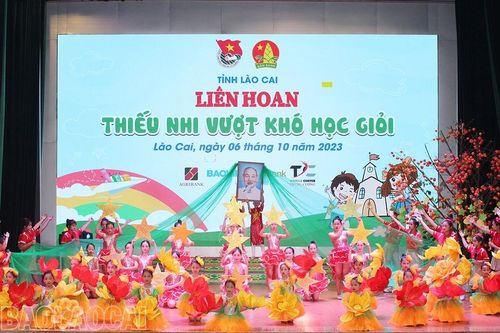 Tuyên dương 100 thiếu nhi vượt khó học giỏi