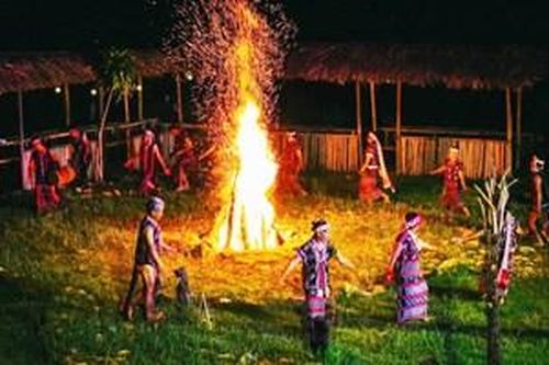 Thắm tình miền cao