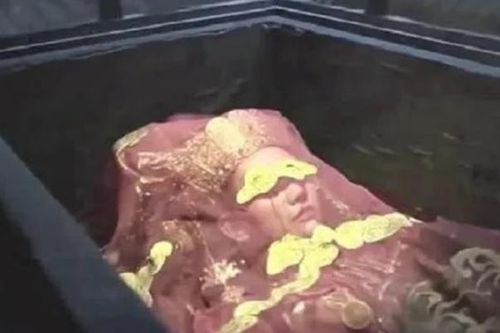 Mở mộ cổ, chuyên gia thất kinh khi thấy thi hài da vẫn đàn hồi như người sống