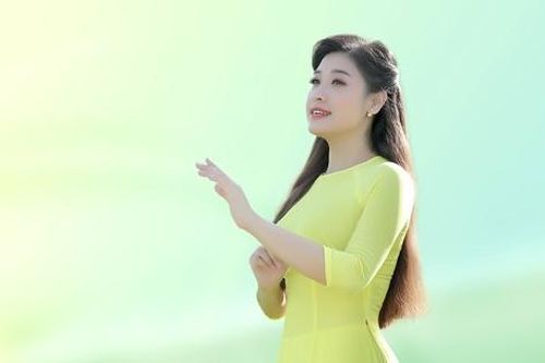 Ca sĩ Bích Hồng ra mắt MV 'Người con của dòng sông' nhân kỷ niệm ngày Giải phóng Thủ đô 10/10