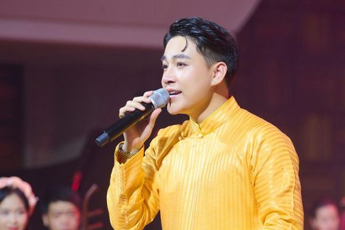 Giọng ca 'phi giới tính' Trần Tùng Anh: Trong tôi tồn tại hai con người…