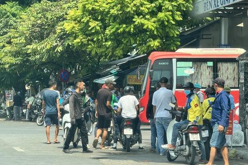 Tại sao chưa dẹp được vấn nạn 'cò' bến xe?