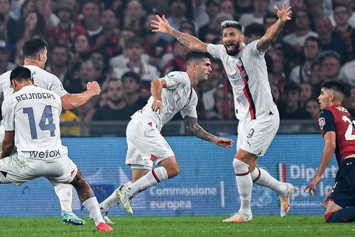 Vòng 8 Serie A: Giroud xỏ găng giải cứu AC Milan, Inter sảy chân trước đối thủ dưới cơ