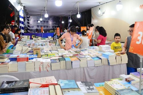 Hội sách Hà Nội lần thứ VIII năm 2023: 'Thắp lửa tri thức - Kiến tạo tương lai'