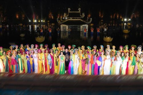 Chủ tịch Miss Grand International đặc biệt ấn tượng với 'Tinh hoa Bắc bộ'