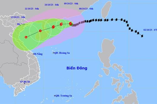 Bão số 4 di chuyển theo hướng Tây Tây Bắc, biển động dữ dội
