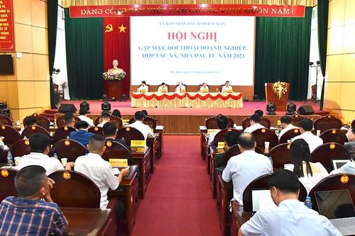 Bắc Kạn đối thoại với doanh nghiệp