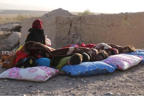 Rung chuyển dữ dội ở Afghanistan, hàng trăm người chết