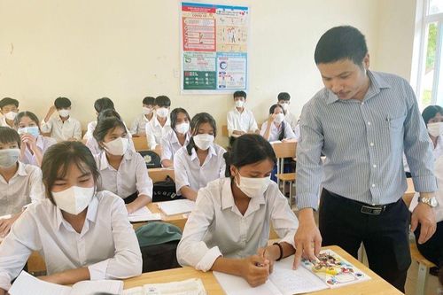 Thầy cô quyết trụ lại vùng khó dạy trò