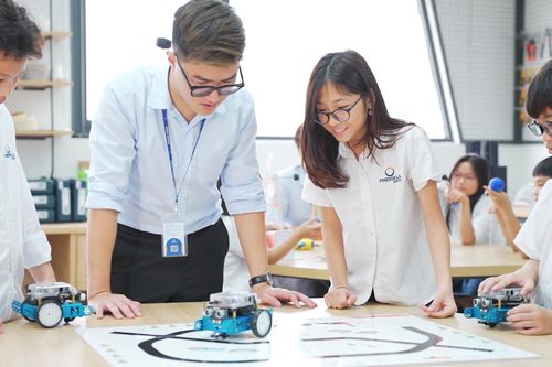 Mô hình câu lạc bộ robotics hiện thực hóa lý thuyết, định hướng nghề rõ nét