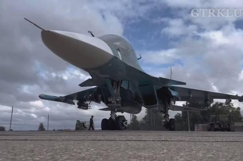Su-34 mang bom dẫn đường FAB-500-M62 vô hiệu hóa phòng không