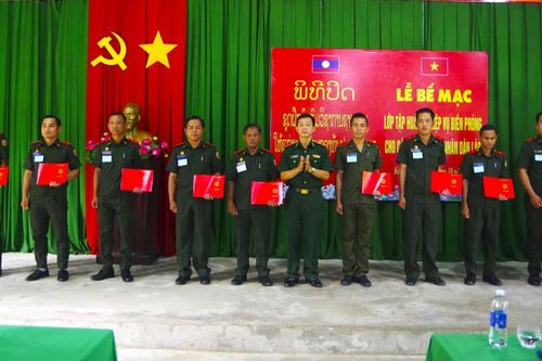 BĐBP Kon Tum: Bế mạc lớp tập huấn nghiệp vụ Biên phòng cho cán bộ QĐND Lào