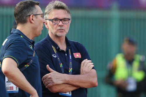 Tuyển Việt Nam: Thế khó, chờ cái hay của HLV Philippe Troussier
