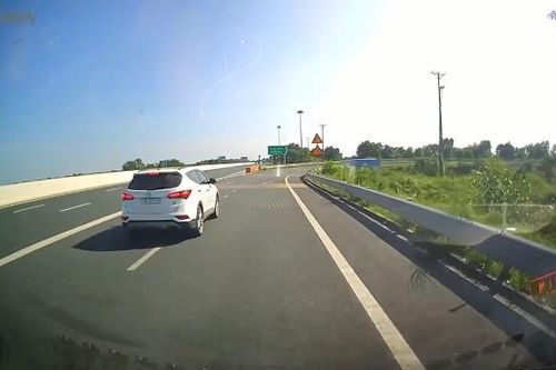 Nóng trên đường: Kiểu lái xe 'ngáo ngơ' khiến những người xung quanh ức chế