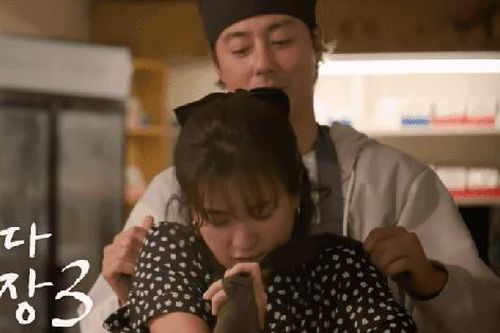 Han Hyo Joo tái ngộ Jo In Sung sau thành công của bom tấn 'Moving'