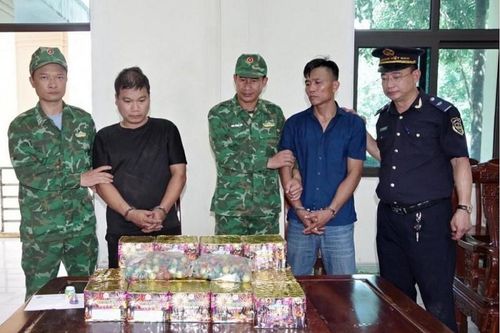 Bản tin Chống buôn lậu 7/10: Lật tẩy thủ đoạn gia cố xe giấu hàng cấm; bắt nhiều vụ vận chuyển pháo