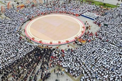 Thanh Hóa: Hàng nghìn người chung vui cùng Quán quân Đường lên đỉnh Olympia 2023 Lê Xuân Mạnh