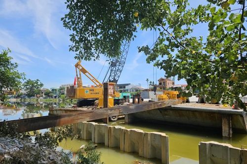 Dự án Cải thiện môi trường nước TP. Huế (bài 1): Hồ sơ dự thầu sai sót hàng chục tỷ đồng