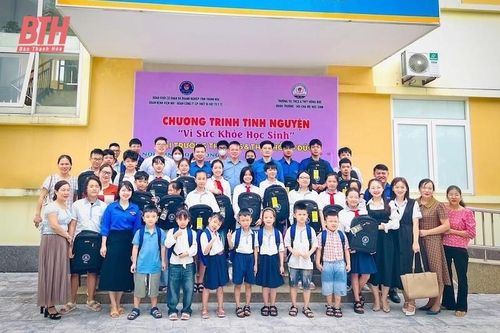 Đoàn Khối CQ&DN tỉnh tổ chức chương trình tình nguyện 'Vì sức khỏe học sinh'