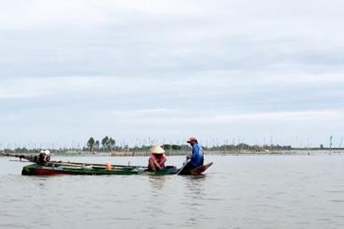Đi qua vùng nước nổi
