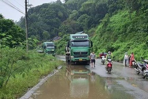 Va chạm với xe Howo, nữ sinh cấp 2 tử vong tại chỗ