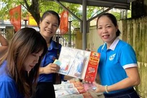 Đổi rác lấy quà, trao yêu thương cho người khó khăn