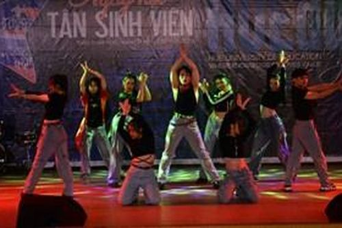 Gắn kết bằng ngày hội tân sinh viên