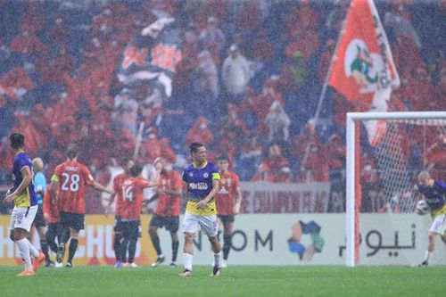 CLB Hà Nội sa thải HLV Bandovic: Cái giá của ảo mộng