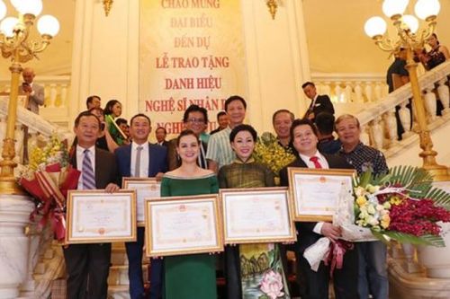 Chưa xét tặng danh hiệu nghệ sĩ với 'người sáng tạo tác phẩm văn hóa nghệ thuật'