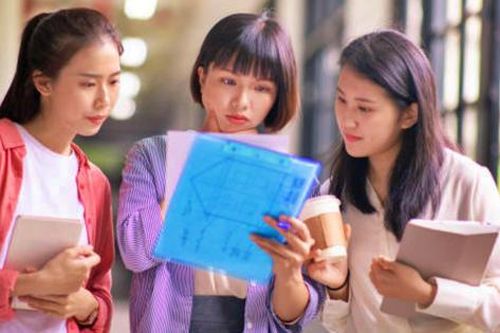 Nhiều học sinh lớp 10 không được lựa chọn tổ hợp môn theo ban cơ bản