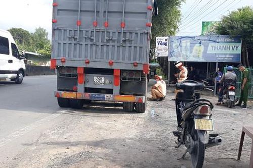 Xe container va chạm xe máy, 1 người tử vong tại chỗ