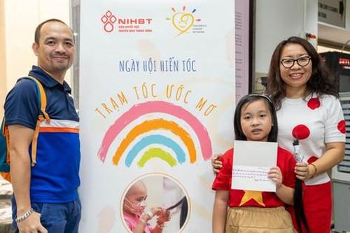 Gần 200 bộ tóc được hiến tặng tại 'Trạm tóc ước mơ'