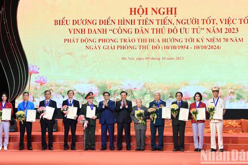 Thủ tướng Phạm Minh Chính dự hội nghị vinh danh 'Công dân Thủ đô ưu tú' năm 2023