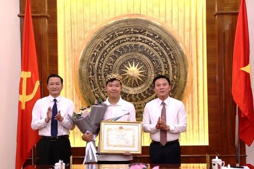 Thanh Hóa khen thưởng học sinh giành ngôi quán quân Đường lên đỉnh Olympia