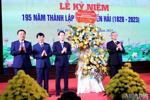 Quê hương 'Tiếng trống năm 30' kỷ niệm 195 năm thành lập