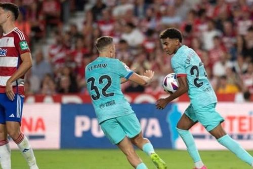 'Thần đồng' Yamal ghi bàn đầu tiên, nhưng Barcelona chỉ hòa đội áp chót bảng