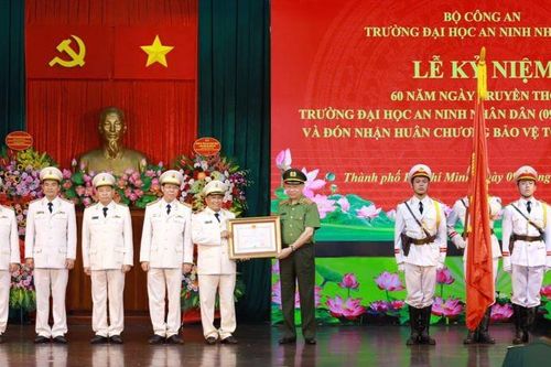 Đại học An ninh nhân dân kỷ niệm 60 năm Ngày truyền thống và đón nhận Huân chương Bảo vệ Tổ quốc hạng Nhì