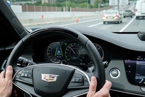 Những trường hợp người lái xe phải giảm tốc độ xe khi tham gia giao thông