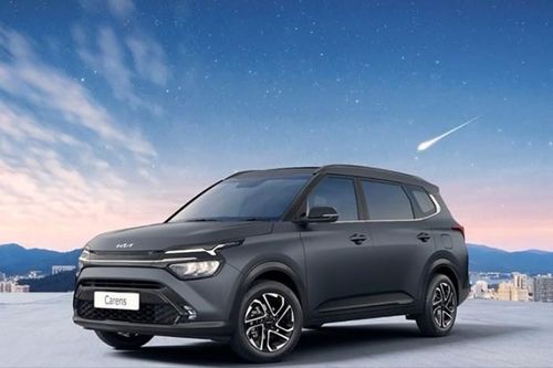 Cận cảnh Kia Carens X-Line 2023 vừa ra mắt tại Ấn Độ, giá từ 555 triệu đồng