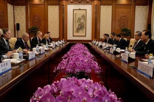 Ngoại trưởng Trung Quốc gặp Thượng nghị sĩ Mỹ, mong muốn quan hệ hai nước trở về 'quỹ đạo phát triển lành mạnh'