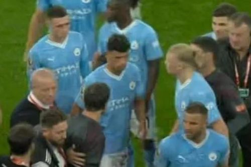 Man City thua trận, Kyle Walker kéo cả Haaland xô xát HLV Arsenal