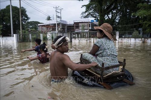 Lũ lụt tại Myanmar khiến hàng nghìn người phải di dời nơi ở