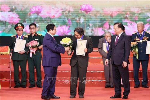 Nhà văn Nguyễn Ngọc Tiến nghiên cứu về Hà Nội với niềm đam mê bất tận