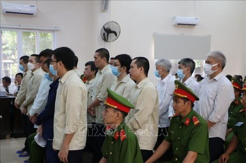 Cựu giám đốc Sở LĐ-TB&XH tại Bình Dương cùng 16 bị cáo hầu tòa