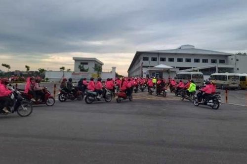 Công nhân Công ty TNHH Viet Glory đã quay lại làm việc ở Nghệ An