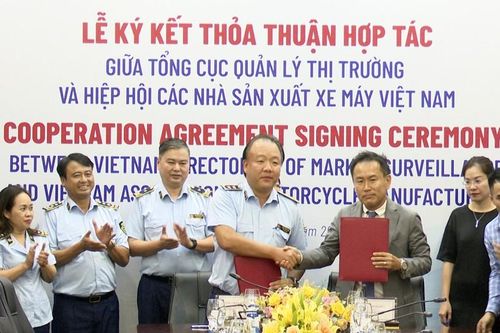 Tổng cục Quản lý thị trường ký kết hợp tác với Hiệp hội các nhà sản xuất xe máy Việt Nam