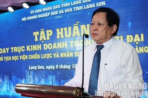 100 học viên được tập huấn về kỹ năng kinh doanh trong thời đại 4.0