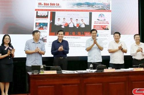 Ra mắt giao diện mới Báo Sơn La điện tử và các chuyên trang: Tiếng Anh, tiếng Thái, tiếng Mông